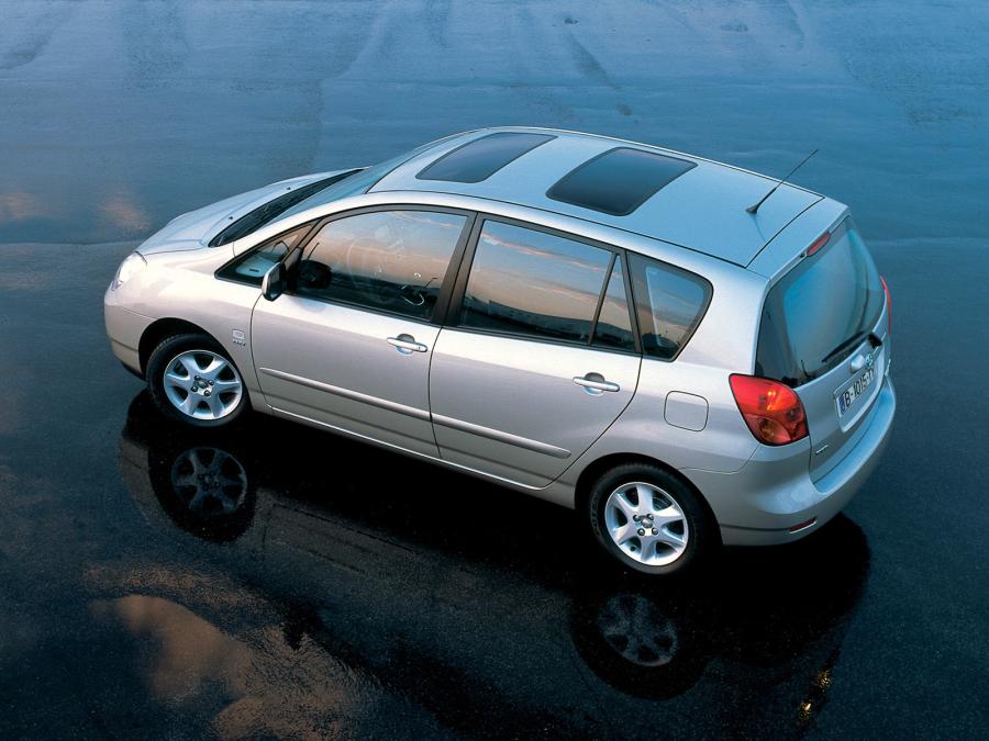  Toyota Corolla Verso 2001-04 2001 года  (фото 3 из 13)